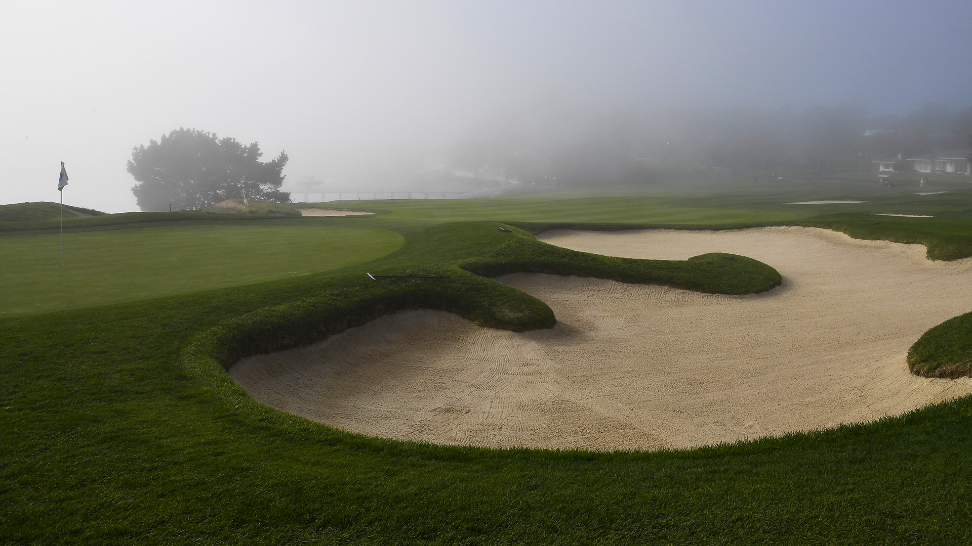 How To Hit The Stinger, A Great Shot For Pebble Beach - Lawn - HD Wallpaper 