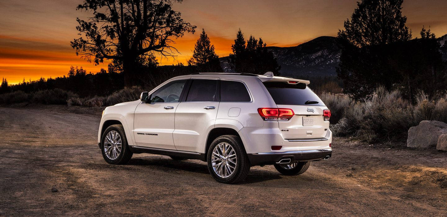2017 Jeep Grand Cherokee Sunset Off Road White Color - 2020 Jeep Grand Cherokee Back - HD Wallpaper 