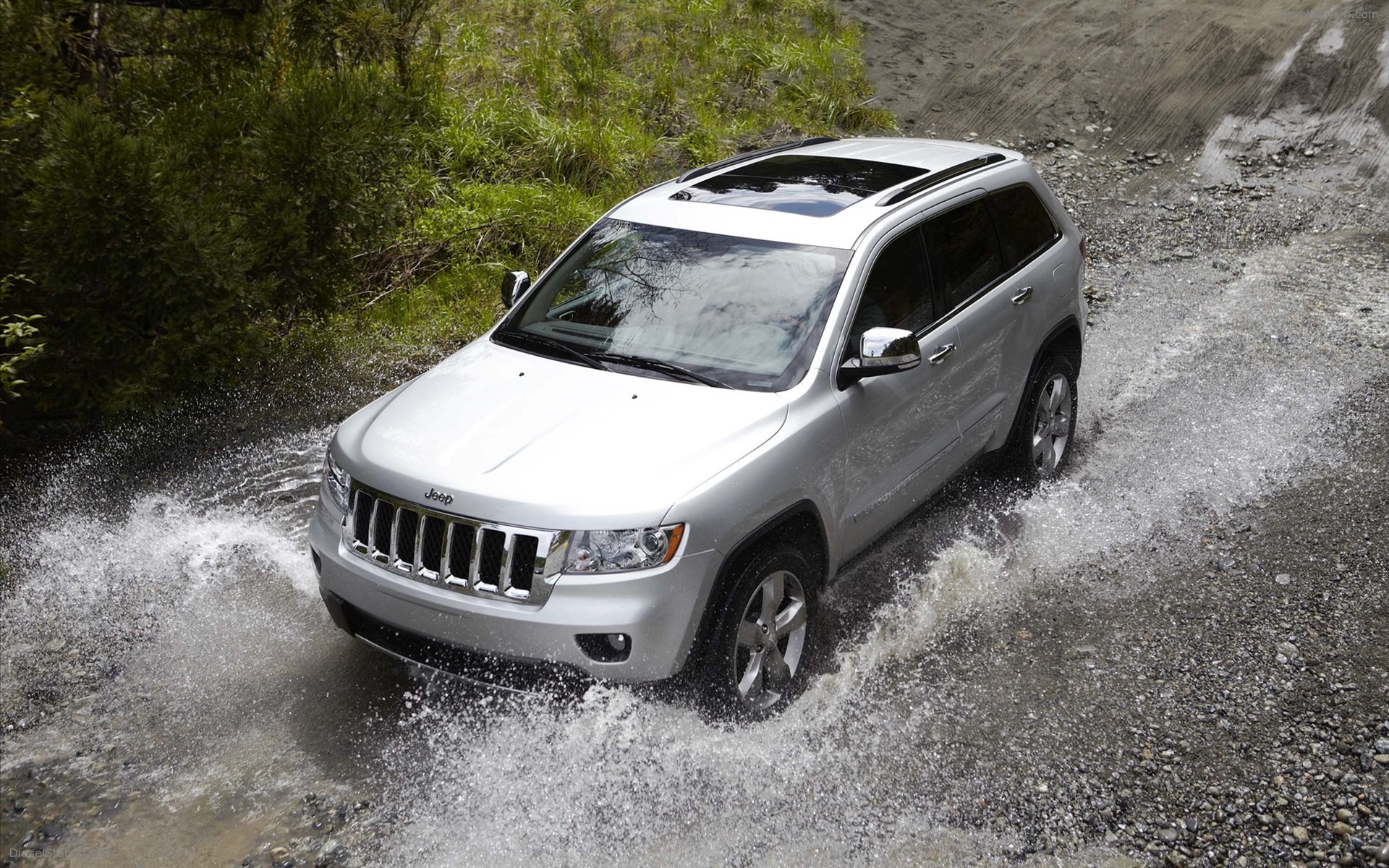 Jeep Grand Cherokee - 2011 Jeep Grand Cherokee - HD Wallpaper 