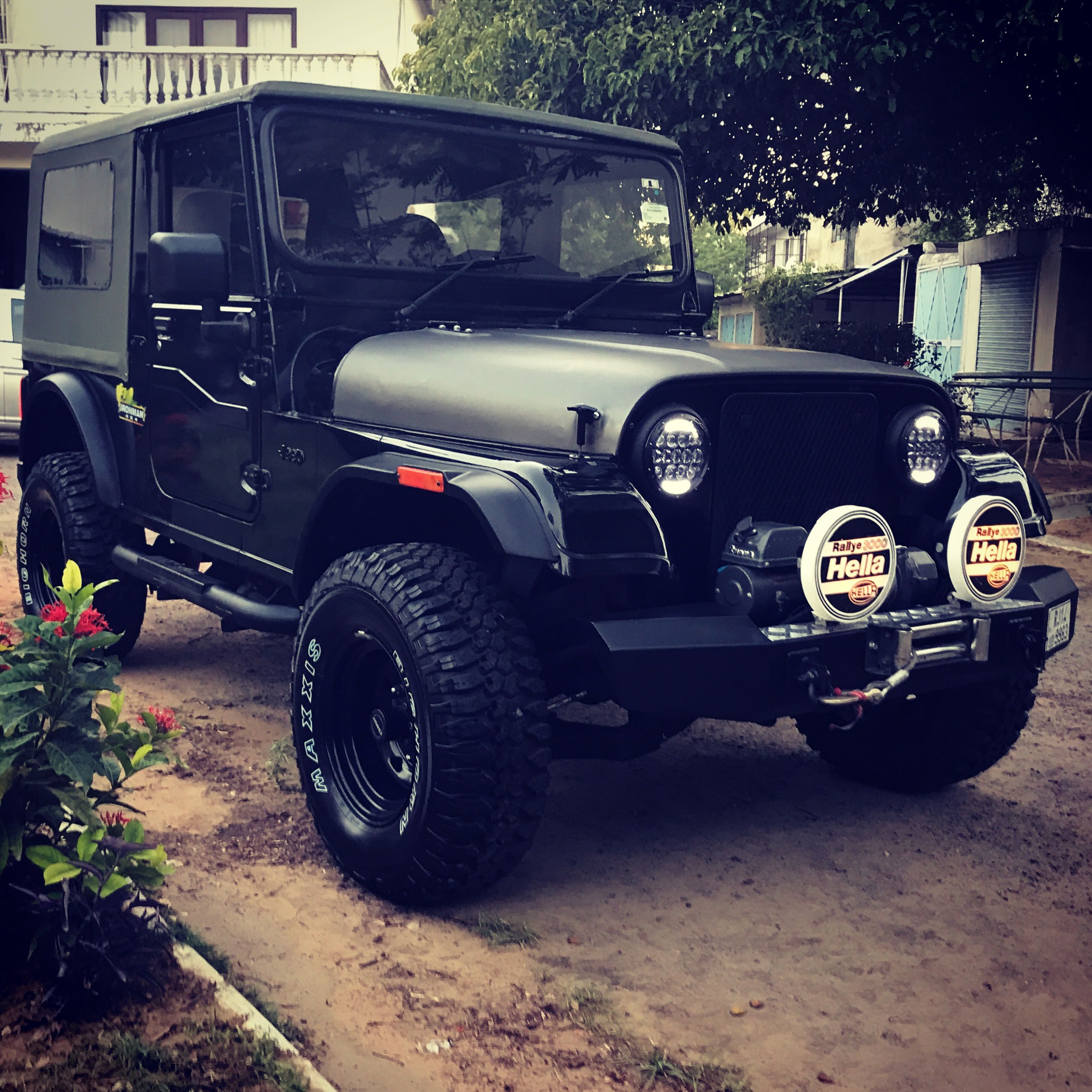 Allu Arjun With Thar 2917x2917 Wallpaper Teahub Io