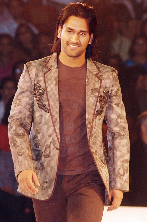 Ms Dhoni Modeling - HD Wallpaper 