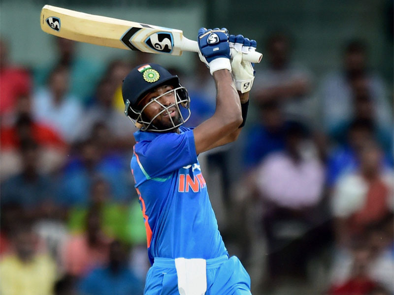 Hardik Pandya With Bat - HD Wallpaper 