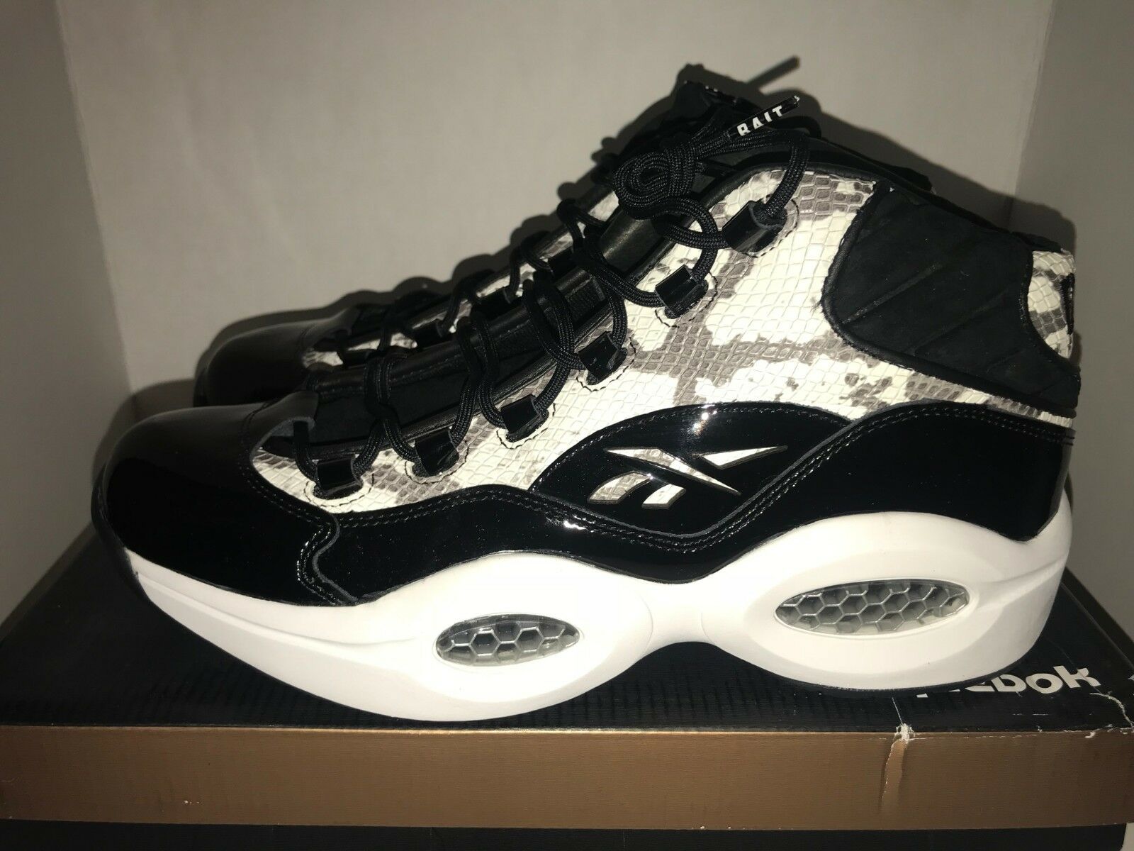 Sneakers - HD Wallpaper 