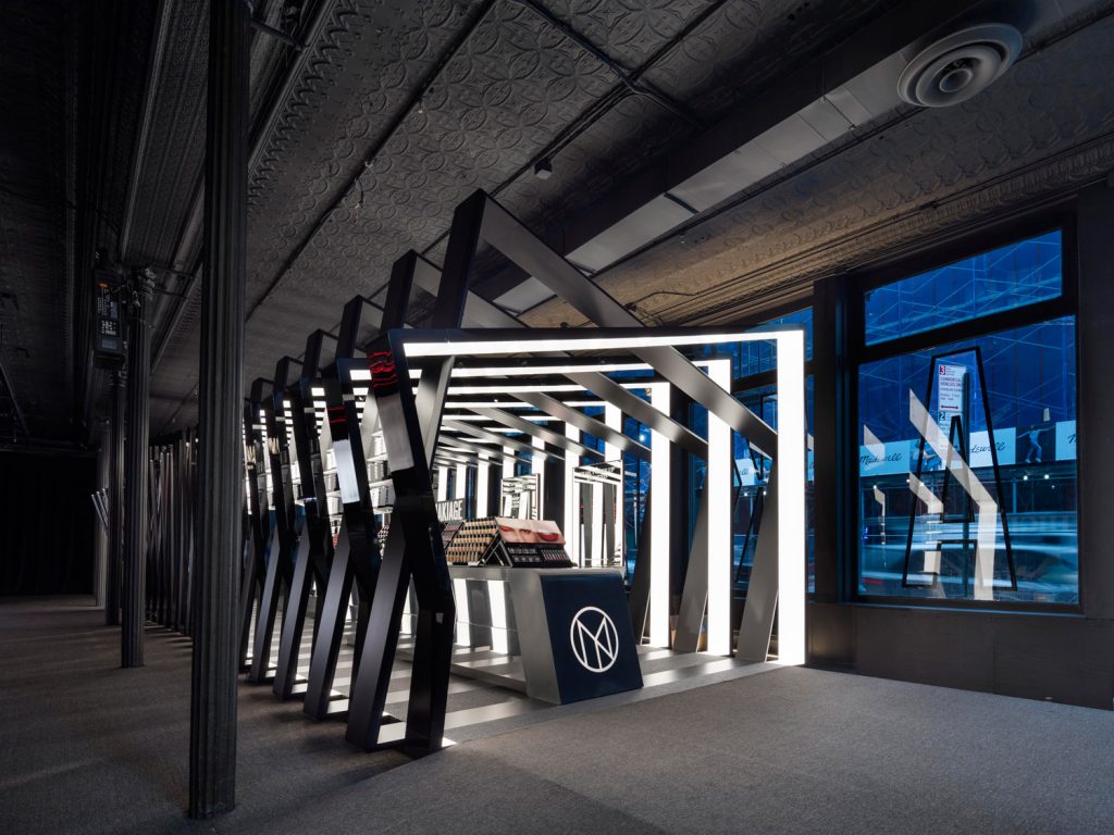 Zaha Hadid Architects, Il Makiage Pavilion Retail Design - HD Wallpaper 