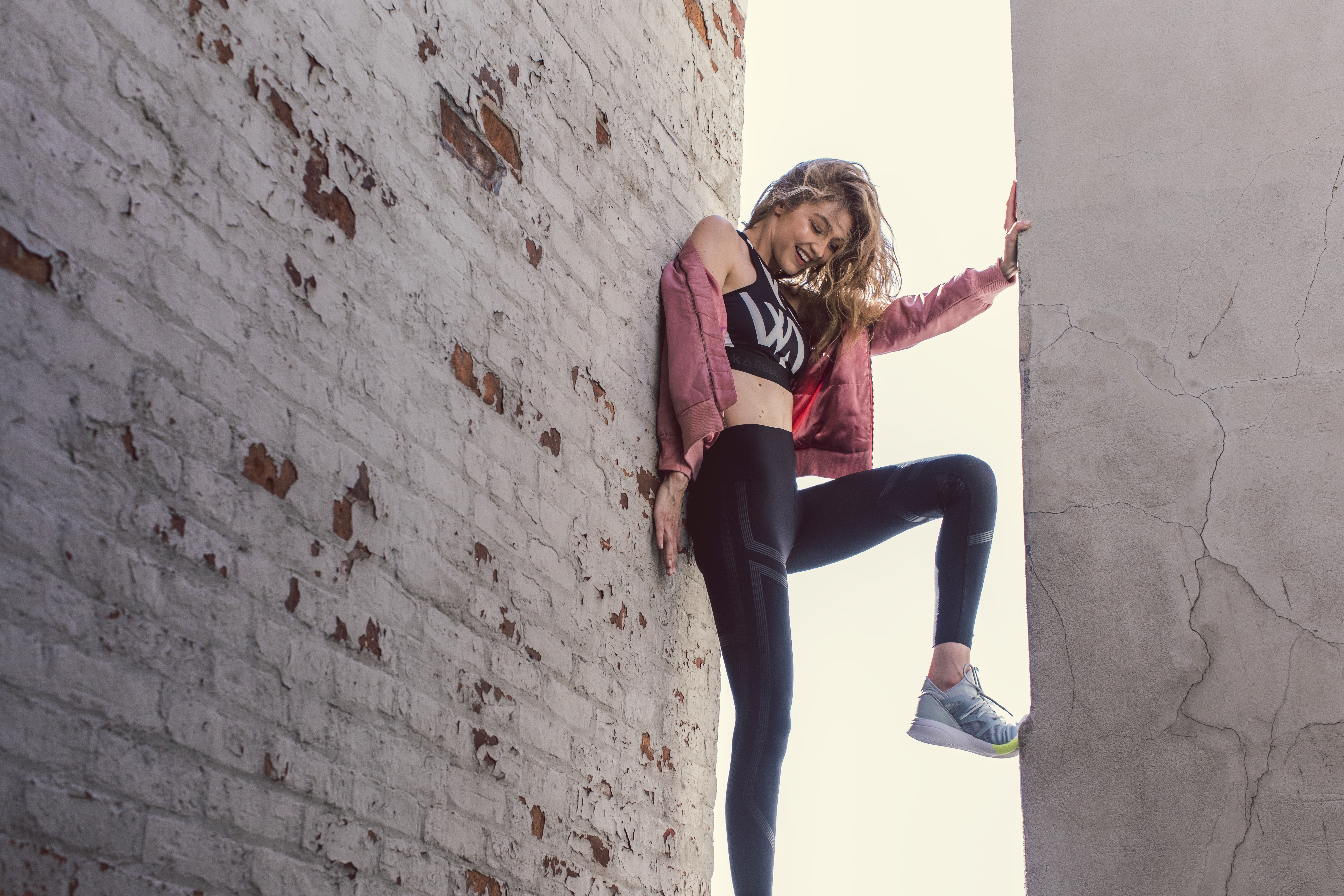 Gigi Hadid 5k Wallpaper - Gigi Hadid Photo Download - HD Wallpaper 