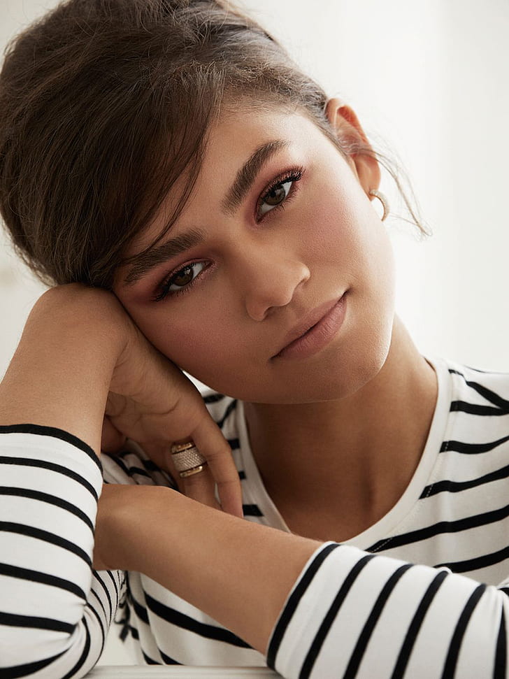 Zendaya, Women, Actress, Brunette, Singer, Women Indoors, - HD Wallpaper 