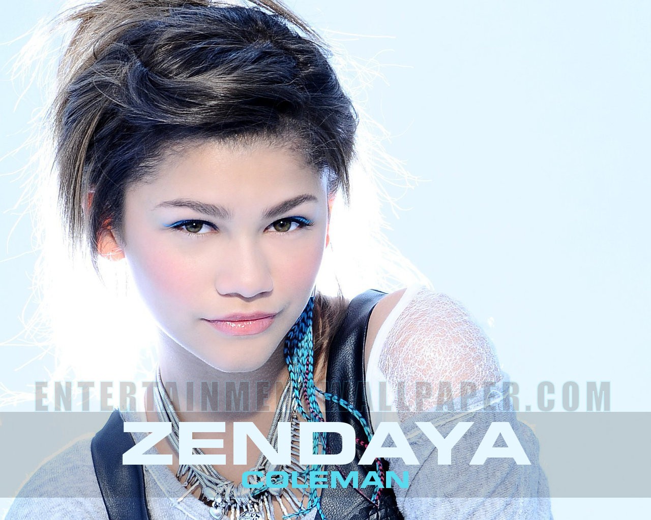 Zendaya Nazanin - Download Pictures Of Zendaya Now - HD Wallpaper 