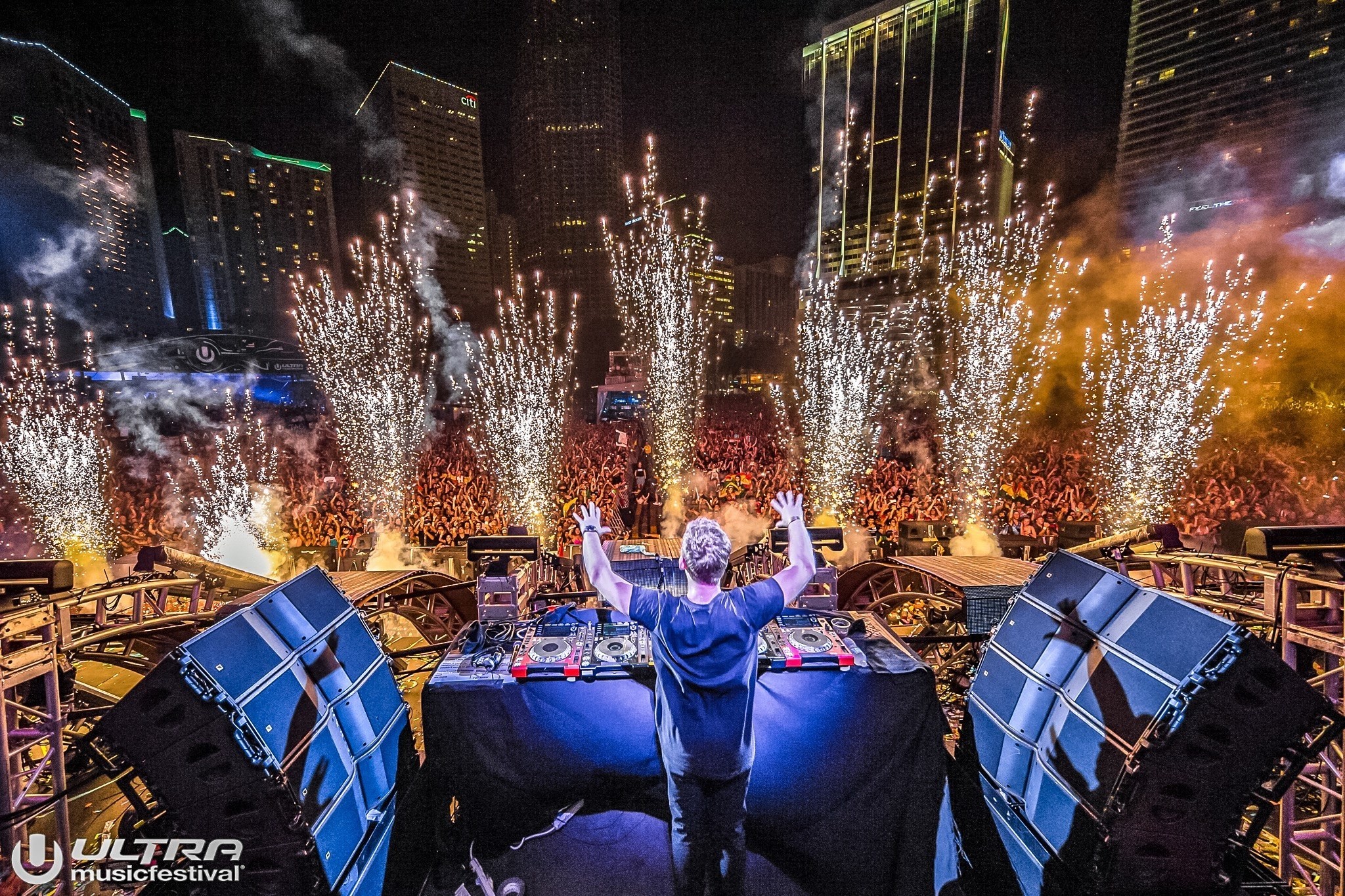 Hardwell At Ultra Music Festival 2016 Miami Stage Crowd - Ultra Music Festival Stage - 2048x1365 Wallpaper Hardwell At Ultra Music Festival 2016 Miami Stage Crowd - Ultra Music Festival Stage - 2048x1365 Wallpaper
