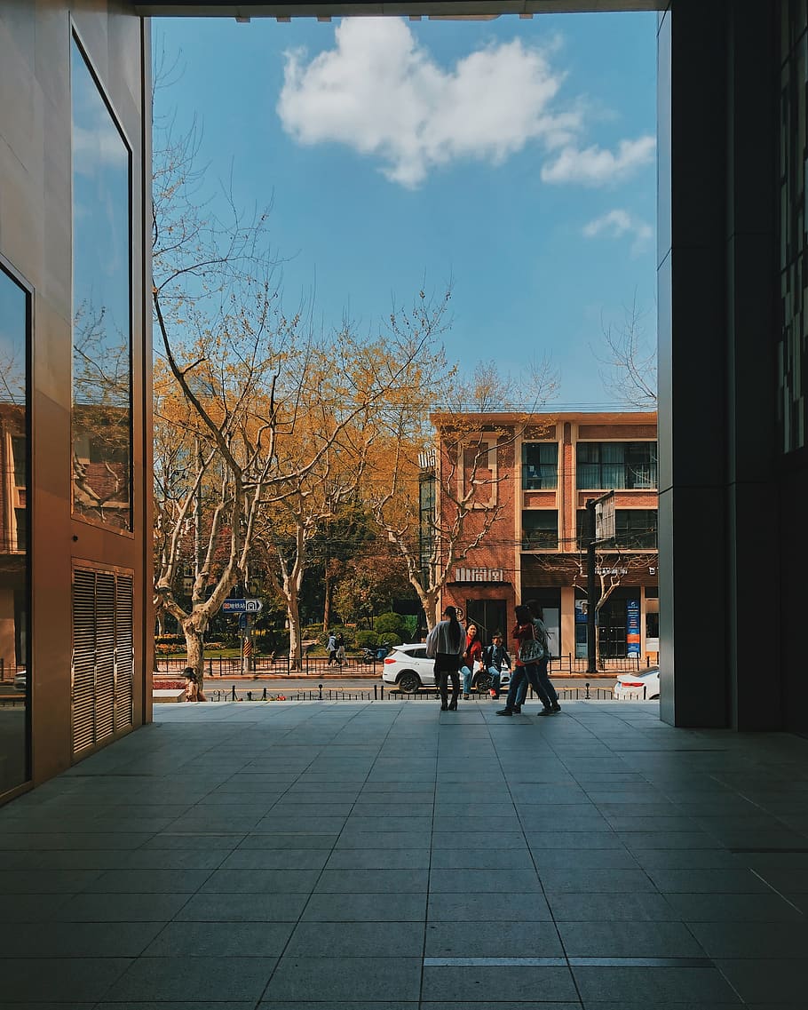 Human, Person, Flagstone, Flooring, Shang Hai Shi Wei - HD Wallpaper 