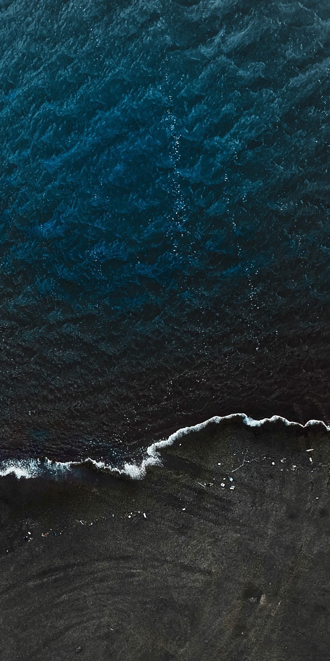 Deep Blue Sea Iphone - HD Wallpaper 