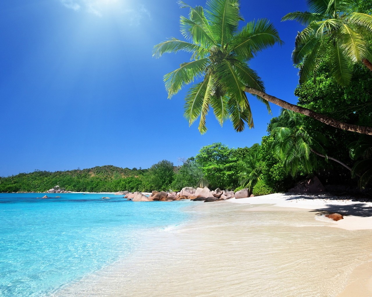Summer Wallpaper Tumblr Beach - Vietnam Beaches - HD Wallpaper 