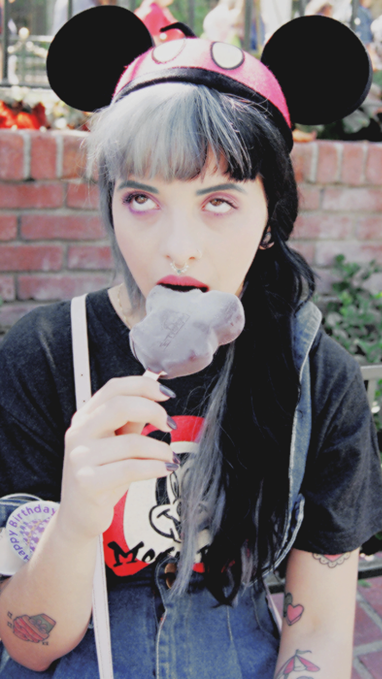 Lock Screen Melanie Martinez 750x1334 Wallpaper teahub.io