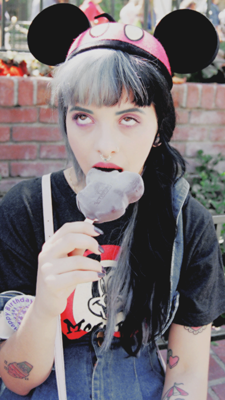 Lock Screen Melanie Martinez - HD Wallpaper 