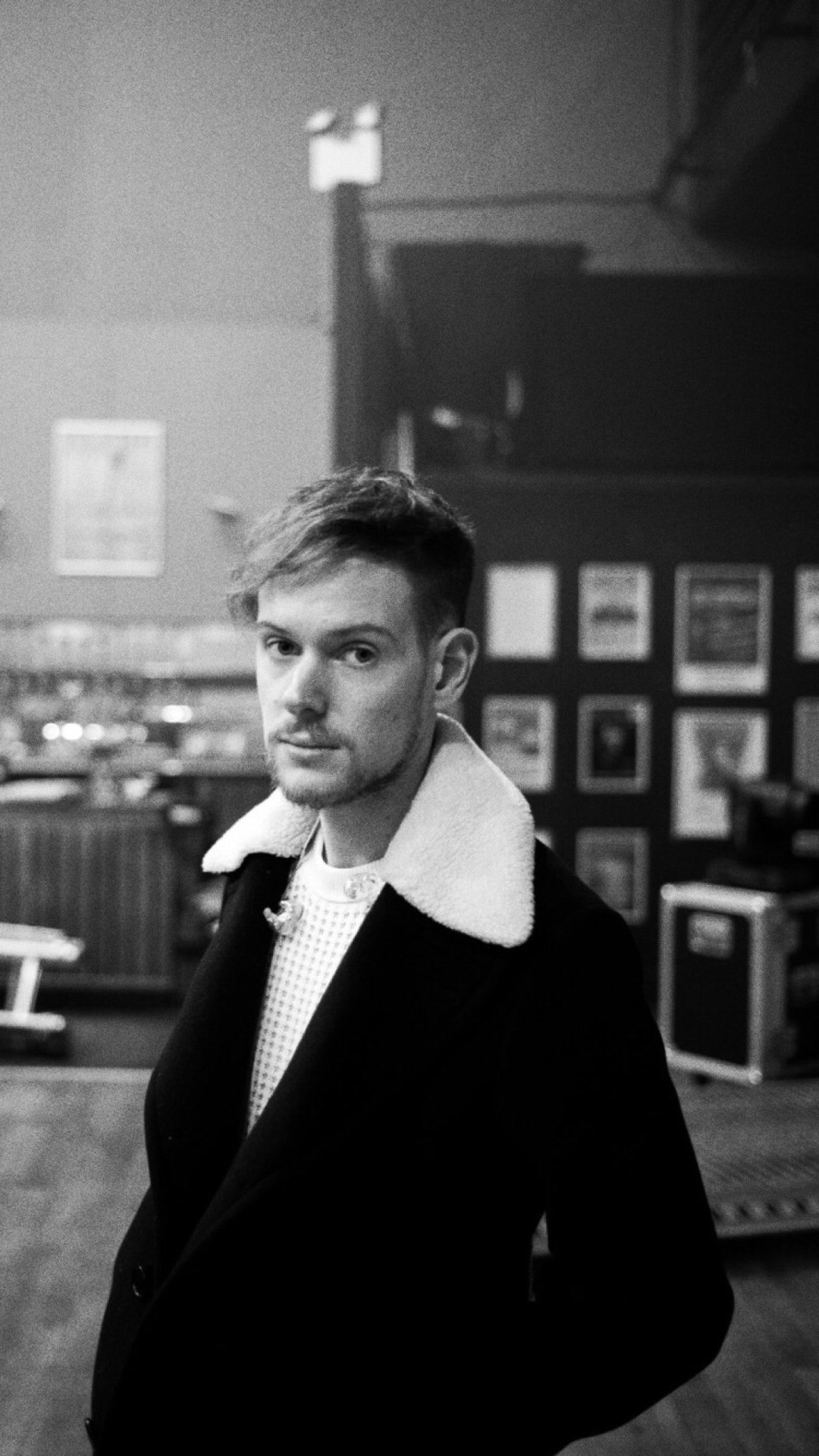 The 1975 My Edit The 1975 Lockscreens The 1975 Backgrounds - Gentleman - HD Wallpaper 