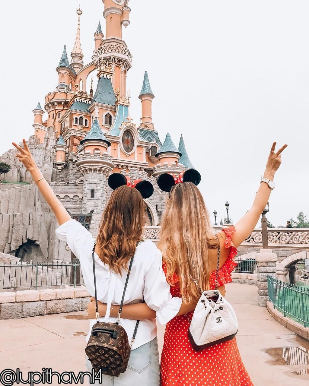 #disneyworld #bestfriends #disneyland #disney #chicastumblr - Disneyland Park, Sleeping Beauty's Castle - HD Wallpaper 