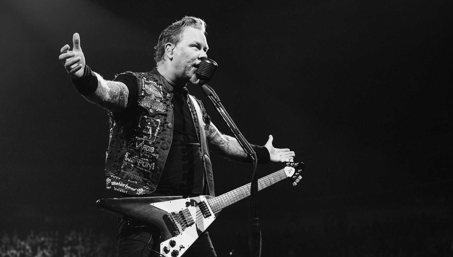 James Hetfield On Stage - HD Wallpaper 