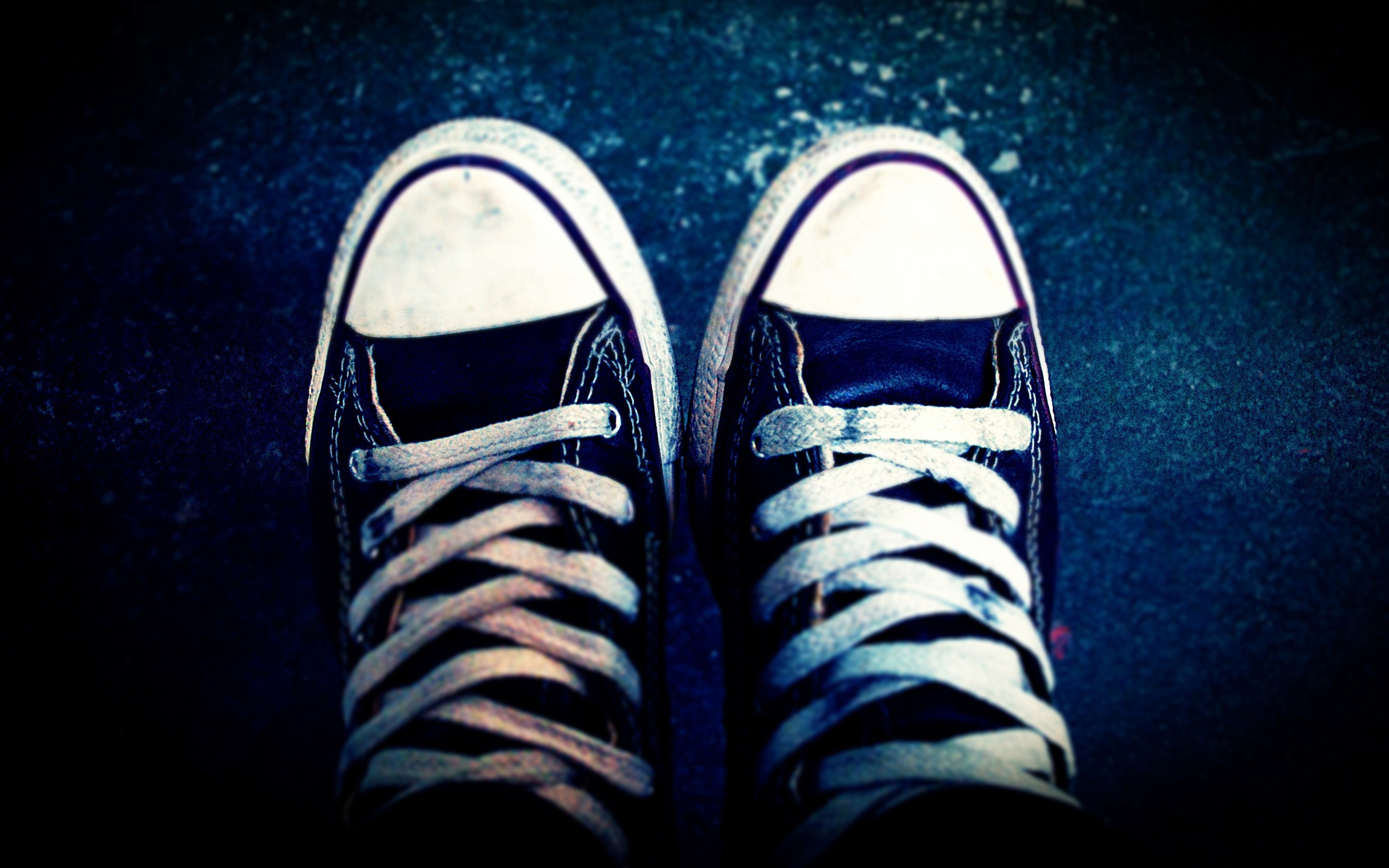 Converse - HD Wallpaper 