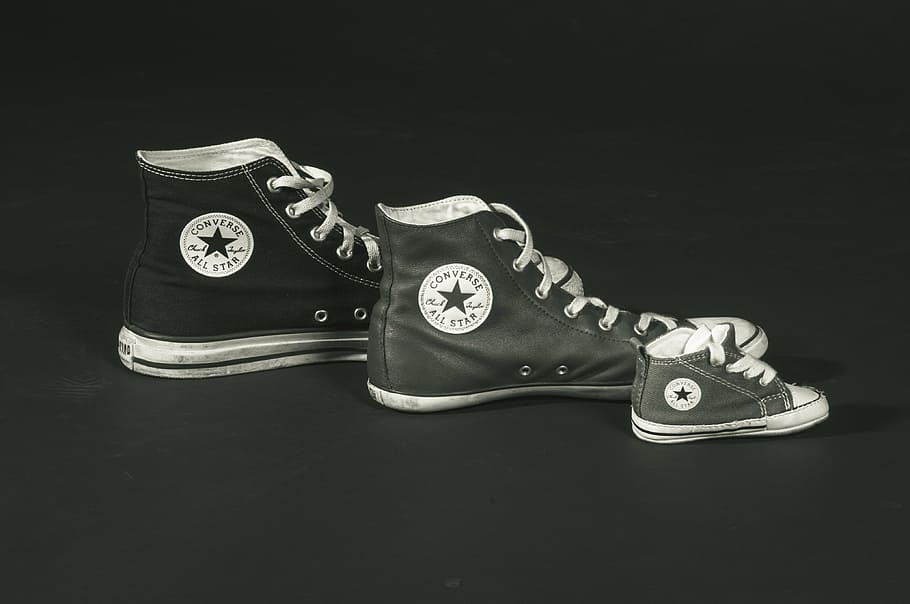 Three Unpaired Converse All Star High Tops, Sneakers, - Converse All Star - HD Wallpaper 