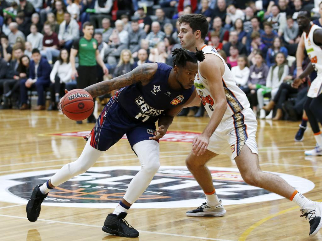 Eric Griffin Of The 36ers Drives To The Basket During - Dribble Basketball - HD Wallpaper 