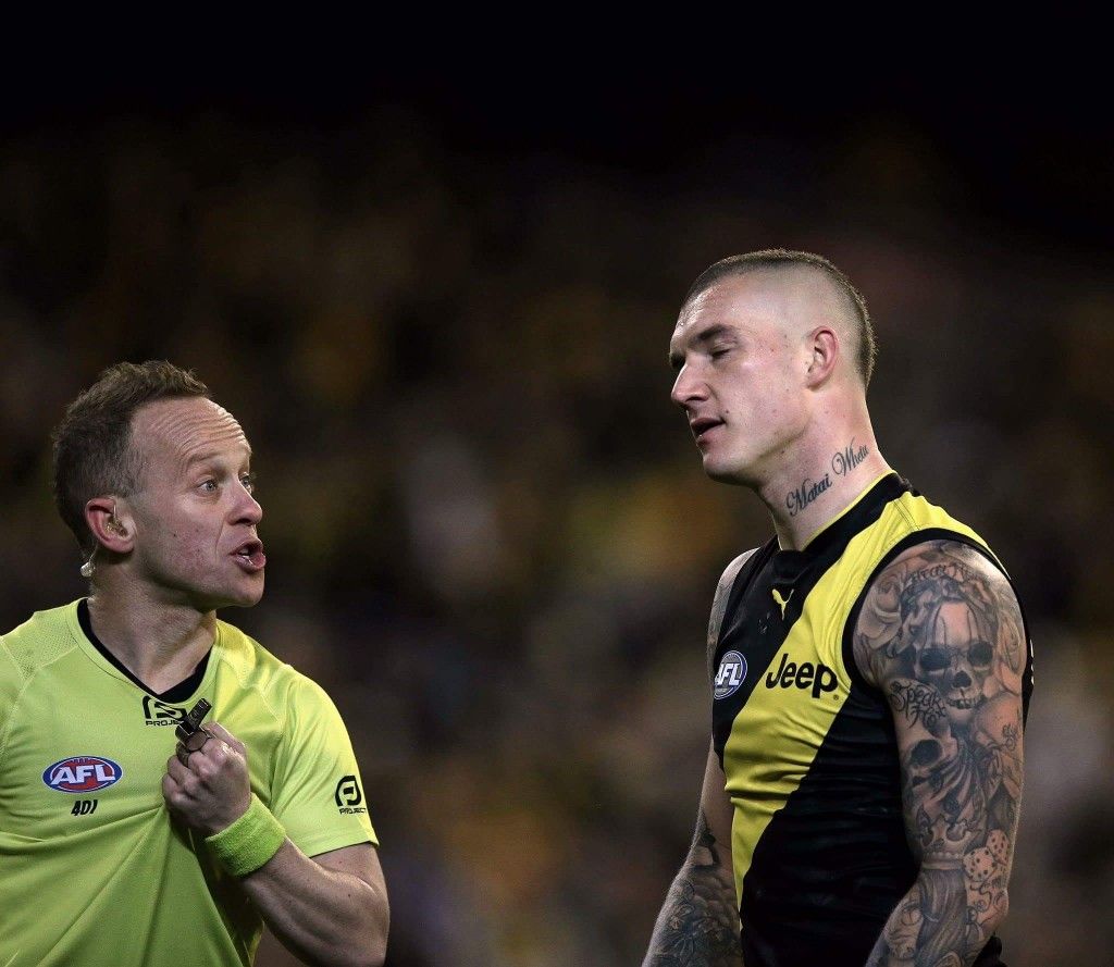 Afl Razor Ray Umpire - HD Wallpaper 