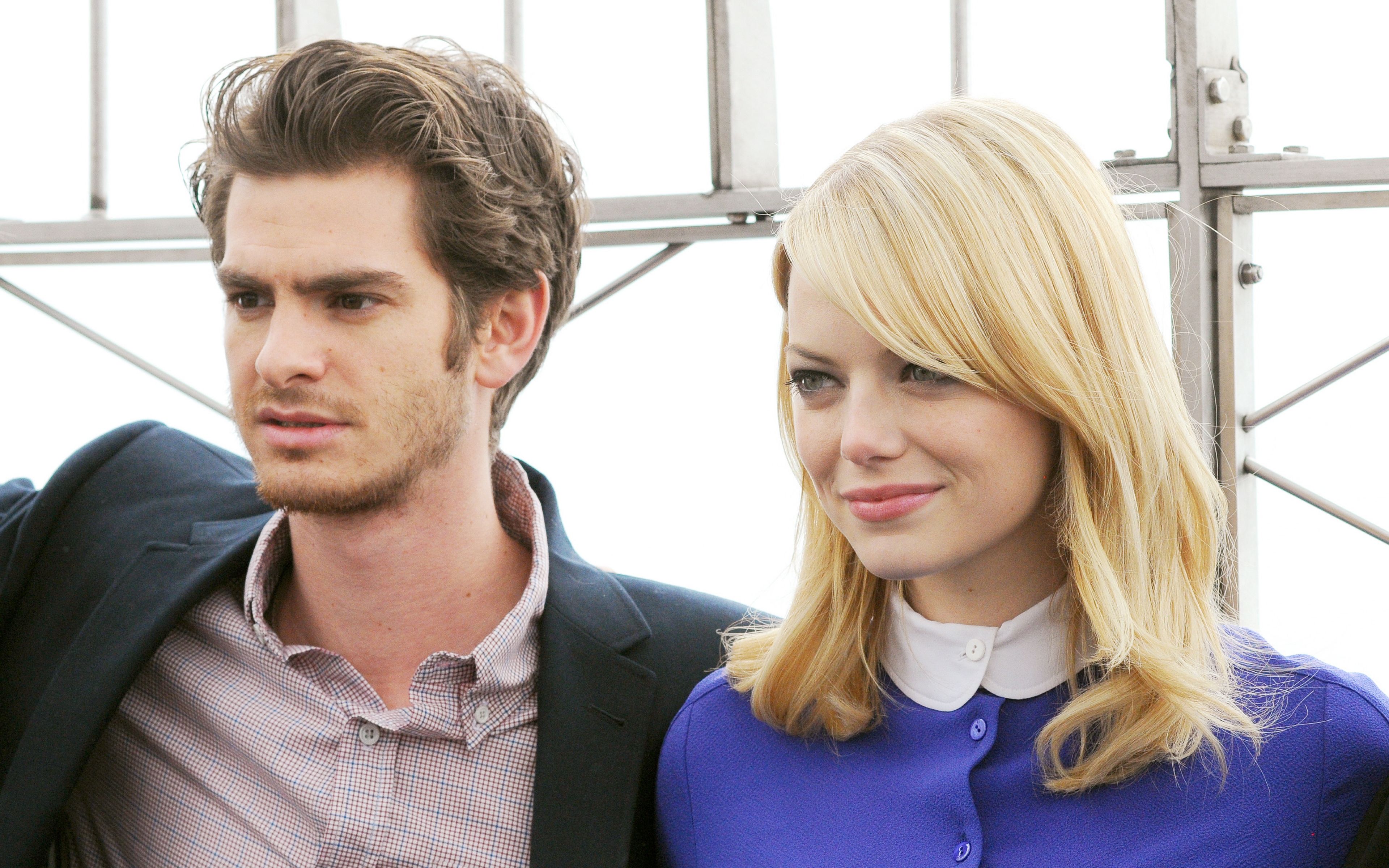 Andrew Garfield, Emma Stone, Celebrities - Emma Watson And Scarlett Johansson - HD Wallpaper 