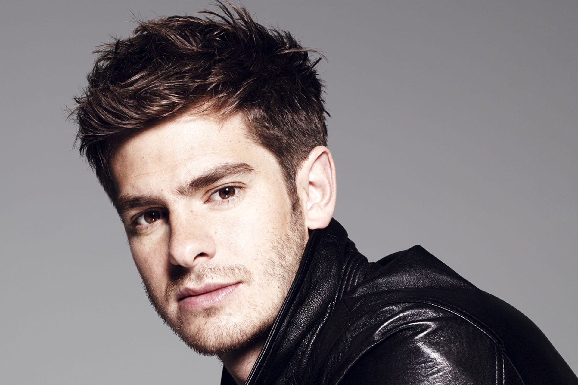 Andrew Garfield Background Hd Wallpapers - Andrew Garfield Oscar 2018 - HD Wallpaper 