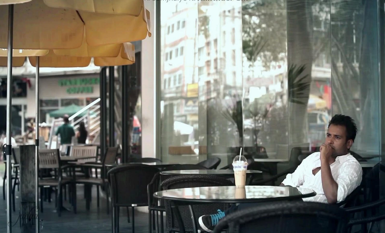 Amrinder Gill In Restaurant - HD Wallpaper 