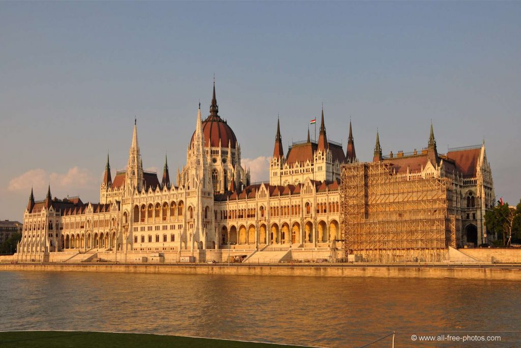 Hungarian Parliament Building - HD Wallpaper 