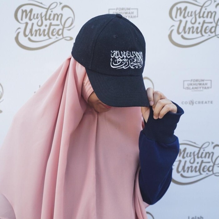 100 Gambar Kartun Muslimah Memakai Topi Hd Terbaru - Topi Bahasa Arab - HD Wallpaper 