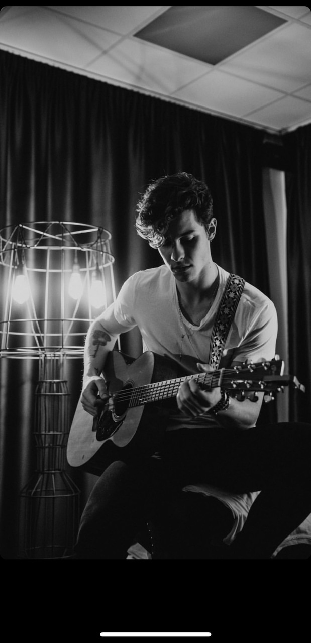 Shawn Mendes And Shawnmendes Image - Lockscreen Shawn Mendes Guitar - HD Wallpaper 