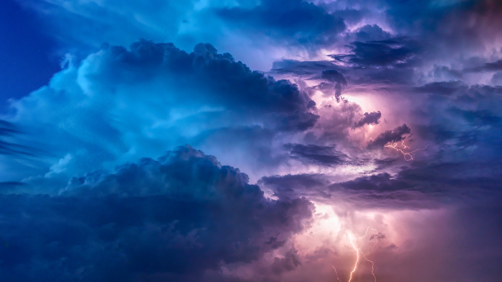 Thunderstorm Clouds - HD Wallpaper 