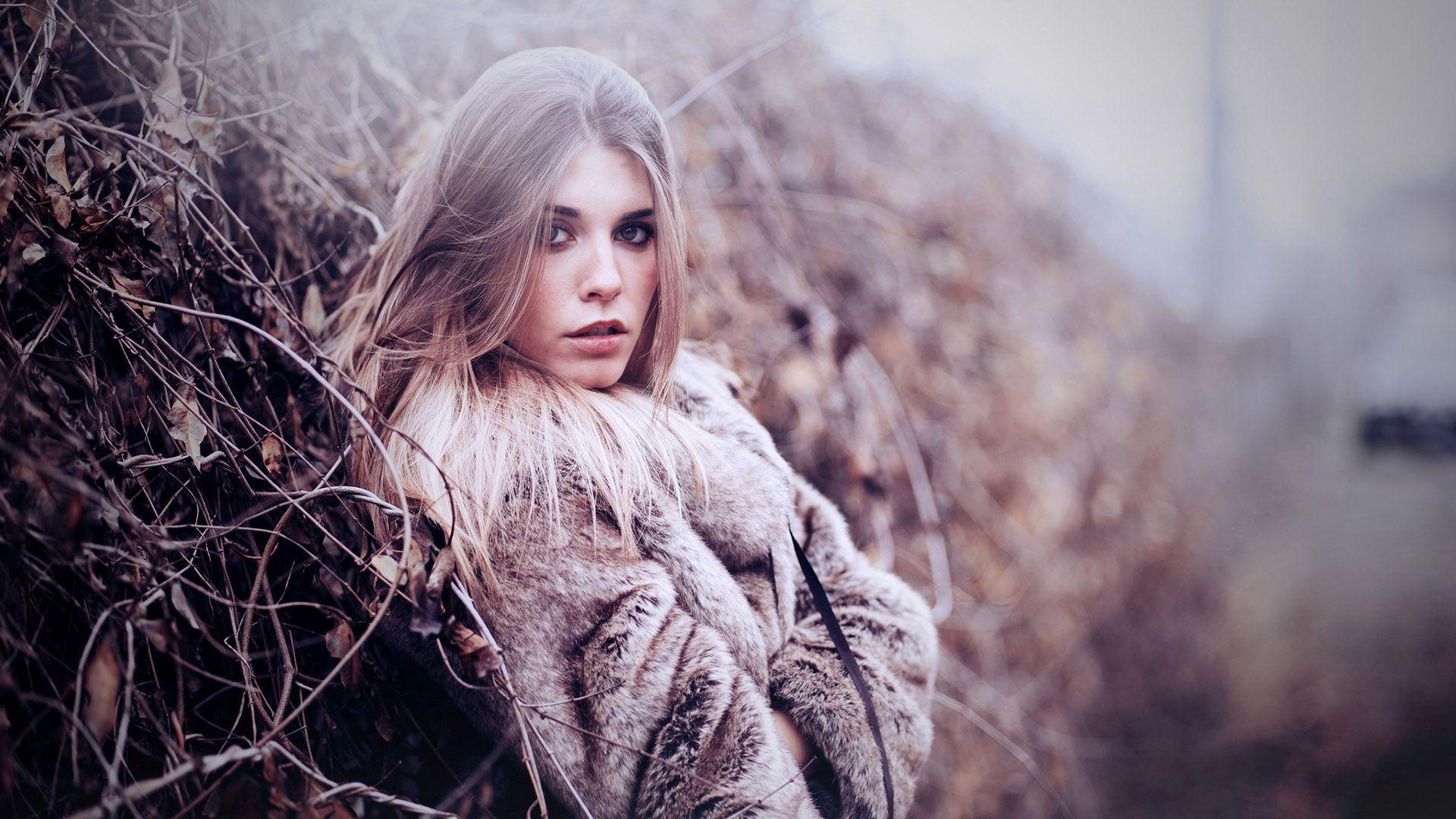 Pirang Luar Biasa Dalam Cuaca Dingin - Girl - HD Wallpaper 
