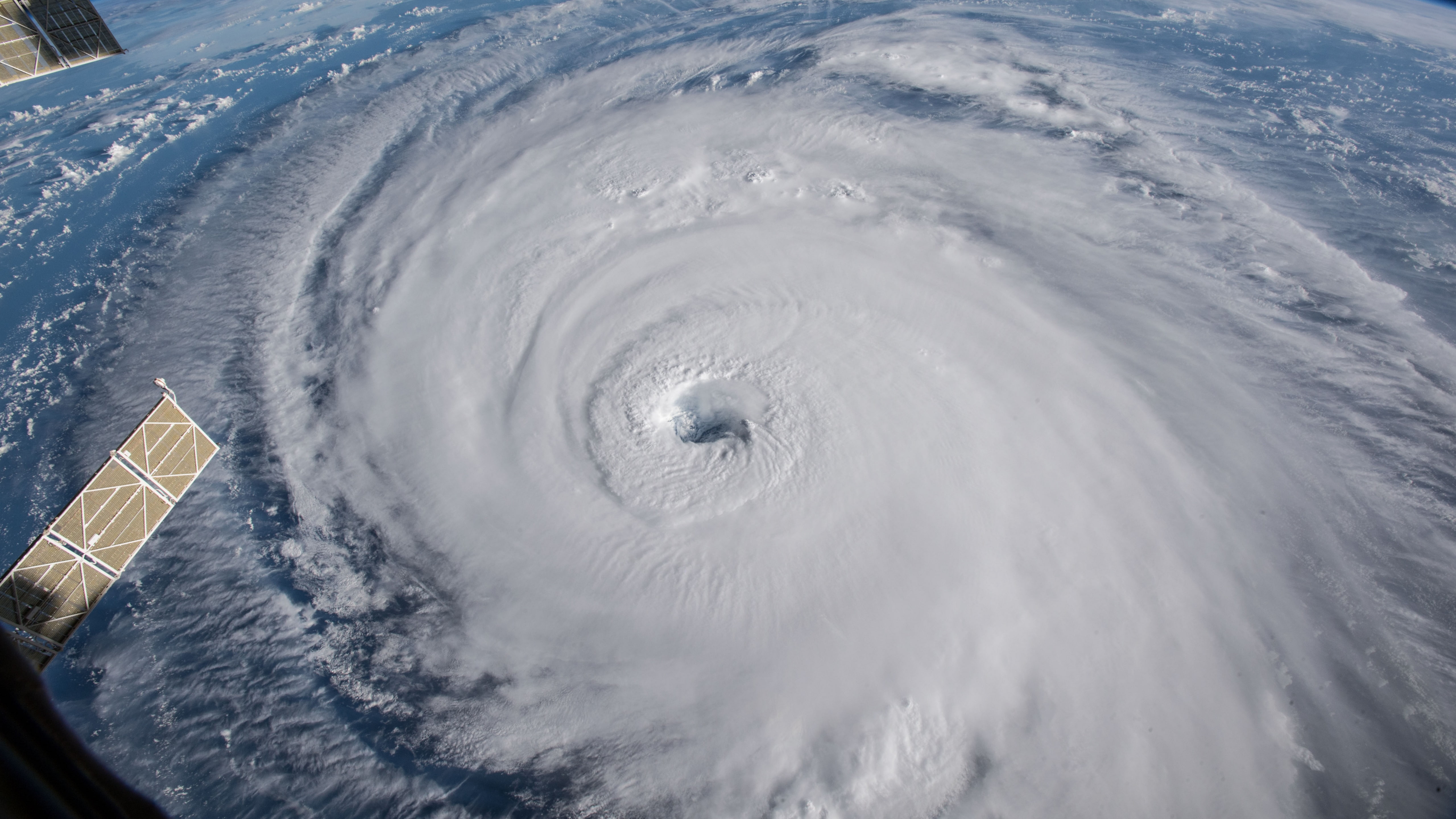 Hurricane Florence Space View - HD Wallpaper 