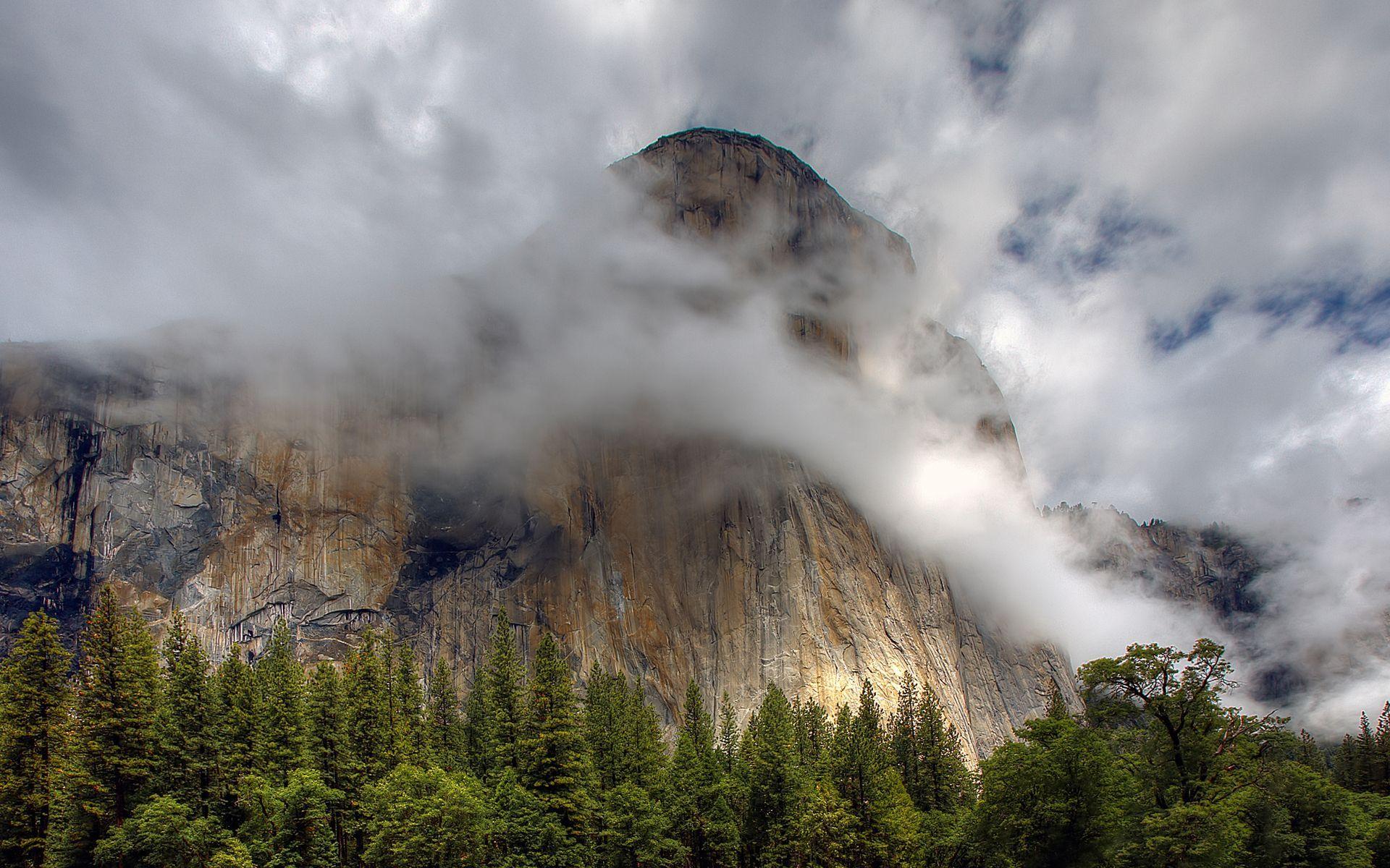 Tall Mountain In The Cloud - Windows 10 Bing Wallpaper Hd - HD Wallpaper 