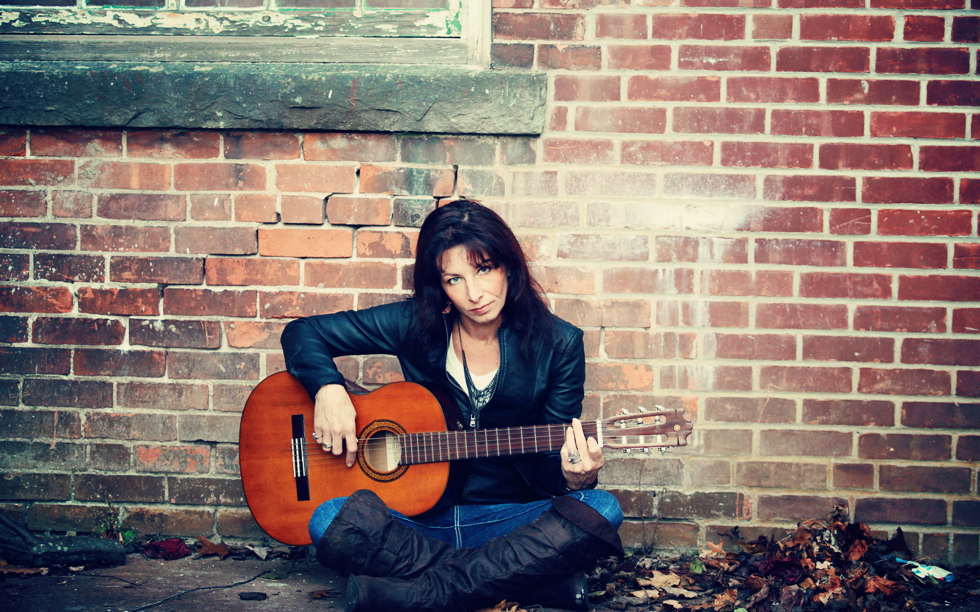 Girl With Guitar Wallpaper - Фото Девушка С Гитарой - HD Wallpaper 