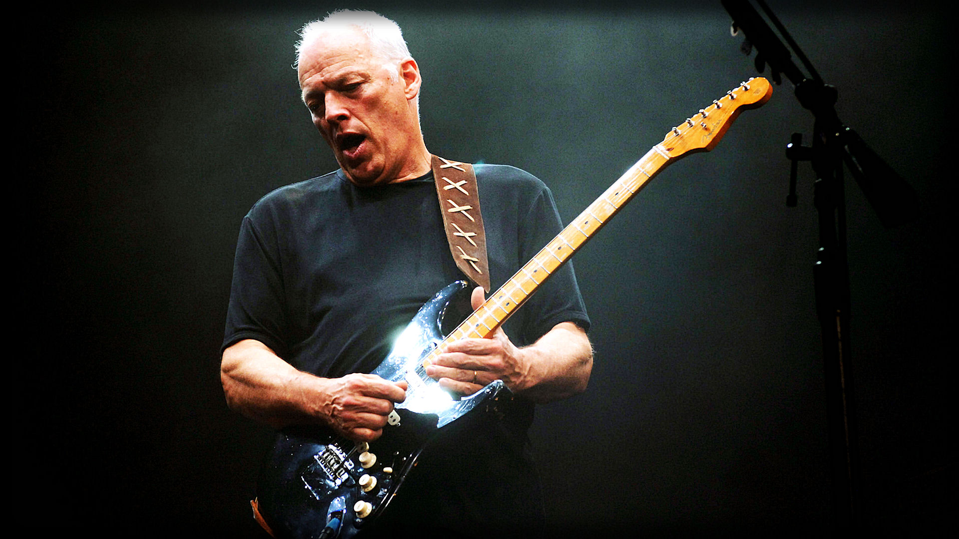 David Gilmour With Guitar - HD Wallpaper 