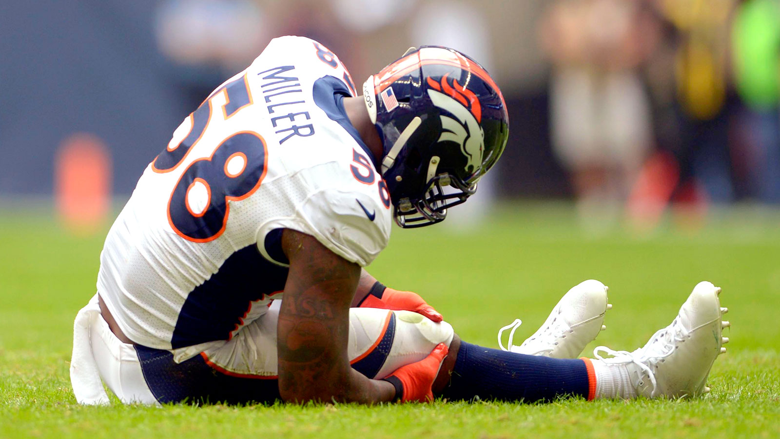 Von Miller Injury 2013 - HD Wallpaper 