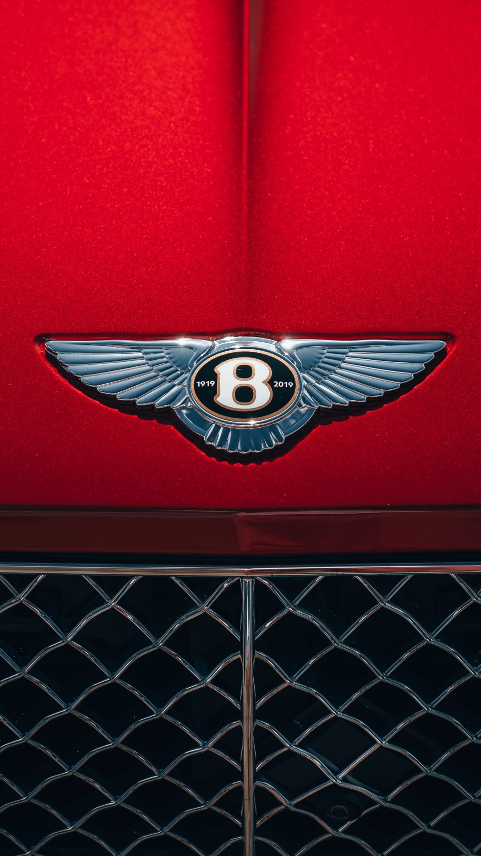 Bentley Logo 2019 Red Background 4k Ultra Hd Mobile - Hd Wallpaper Bentley Logo - HD Wallpaper 