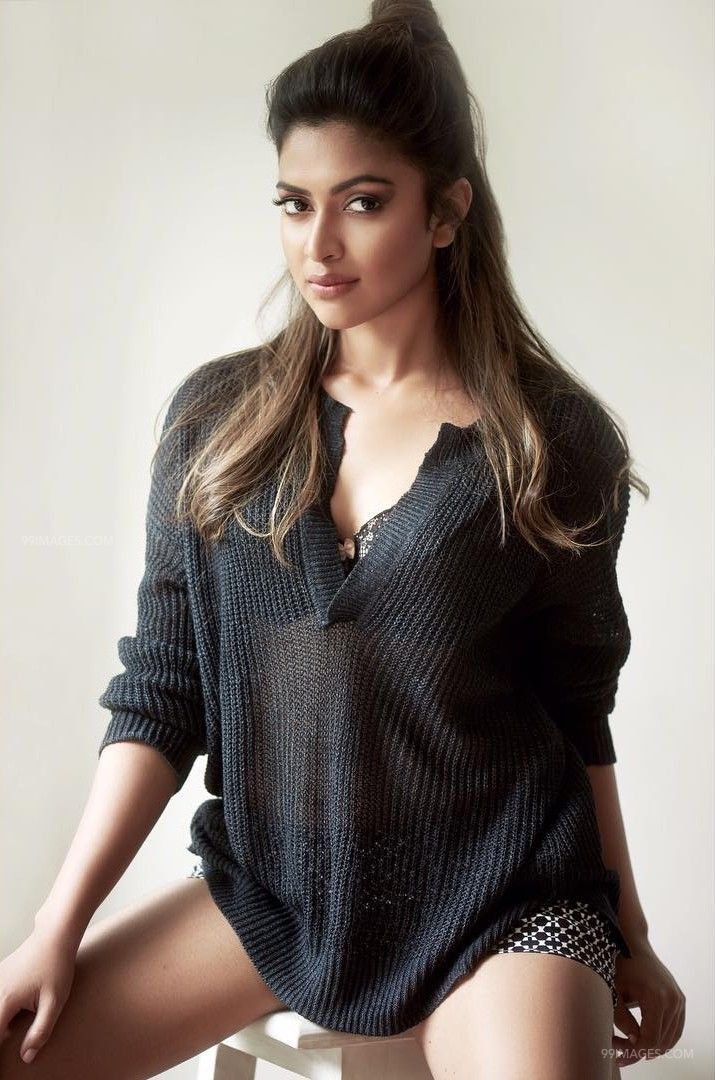 Amala Paul Beautiful Hot Hd Photos & Mobile Wallpapers - Amala Paul Aadai Nude - HD Wallpaper 