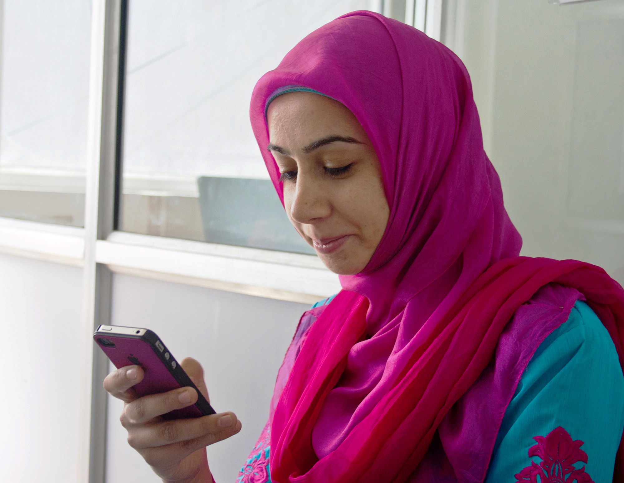 Mobile Services In Kashmir - HD Wallpaper 