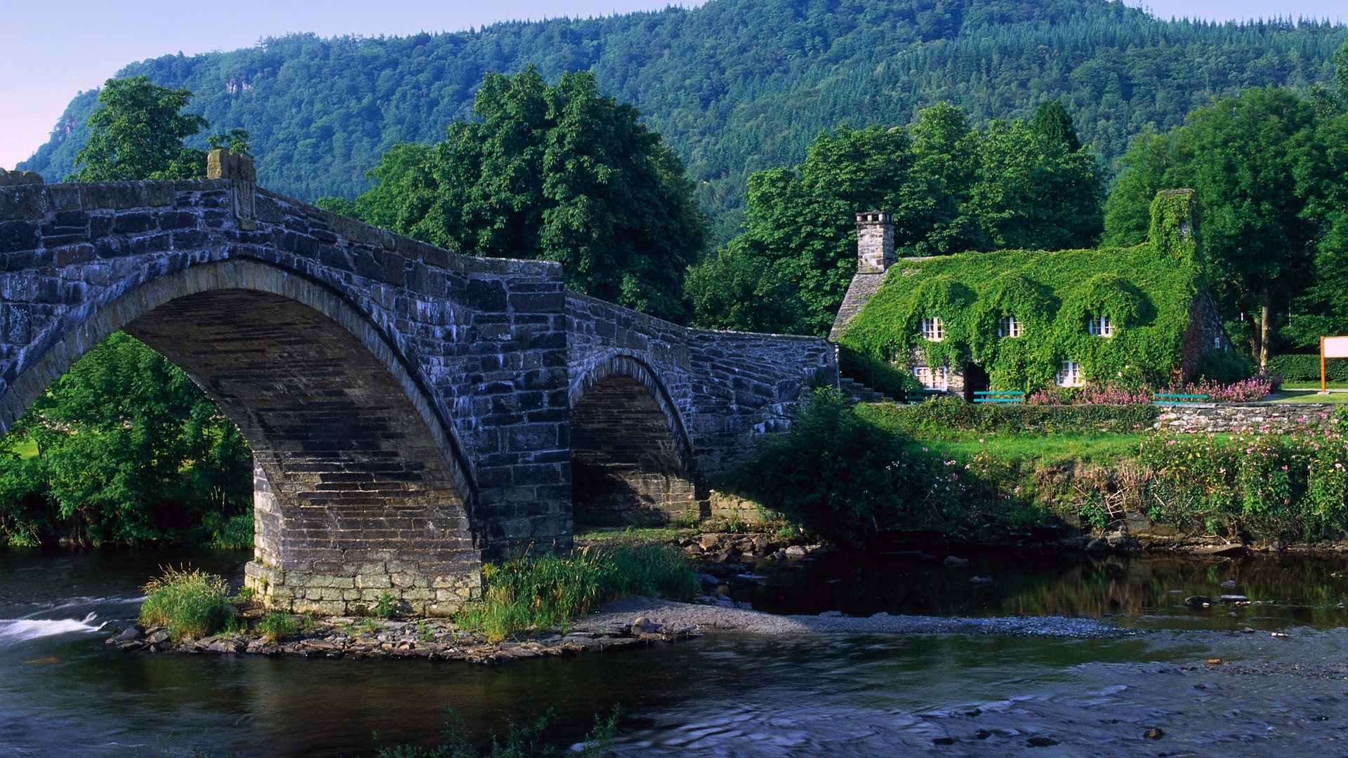 Llanrwst - HD Wallpaper 