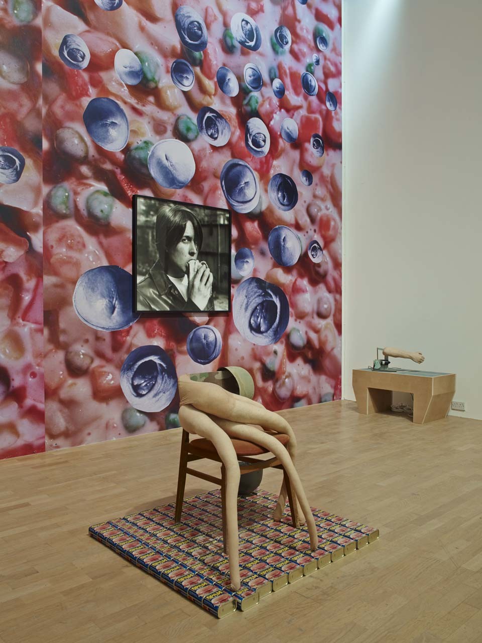 Eating A Banana 1990 - HD Wallpaper 