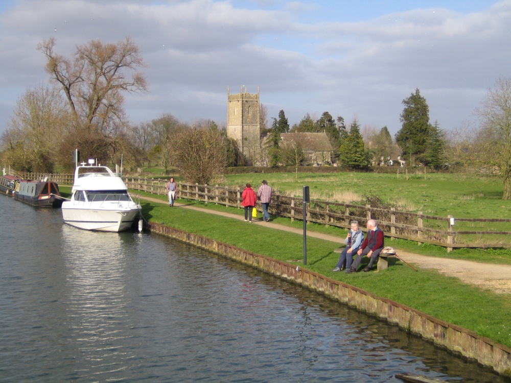 Sunday Afternoon By The Canal - Canal - HD Wallpaper 