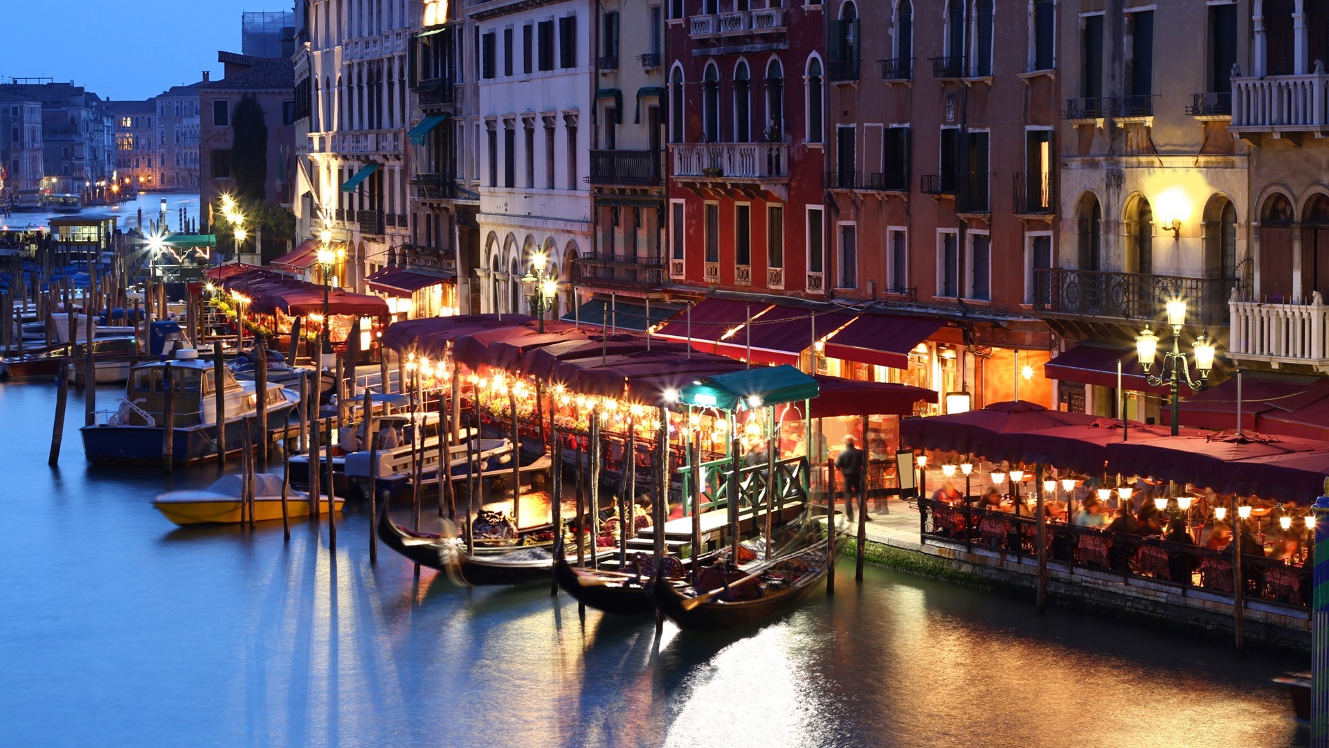 Download Wallpaper Light Water Streets Night Venice - Grand Canal - HD Wallpaper 