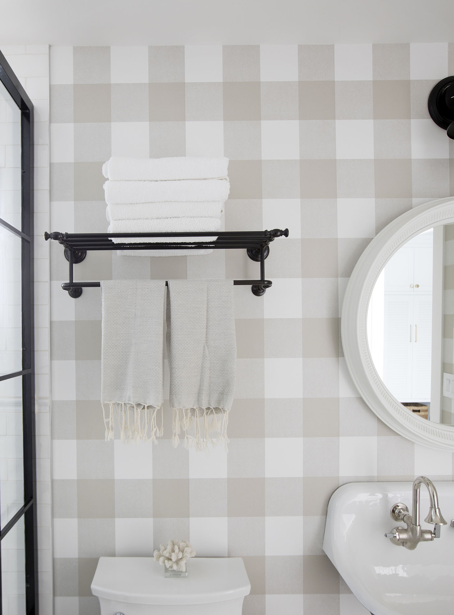 Jillian Harris Guest Bathroom - HD Wallpaper 