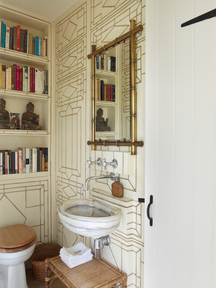 London Downstairs Loo Wallpaper With Freestanding Bathroom - Bathroom - HD Wallpaper 