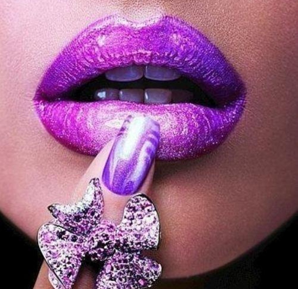 Nail Polish Ring Purple Lips Jewelry Hd Wallpaper - Am A Kingdom Woman - HD Wallpaper 