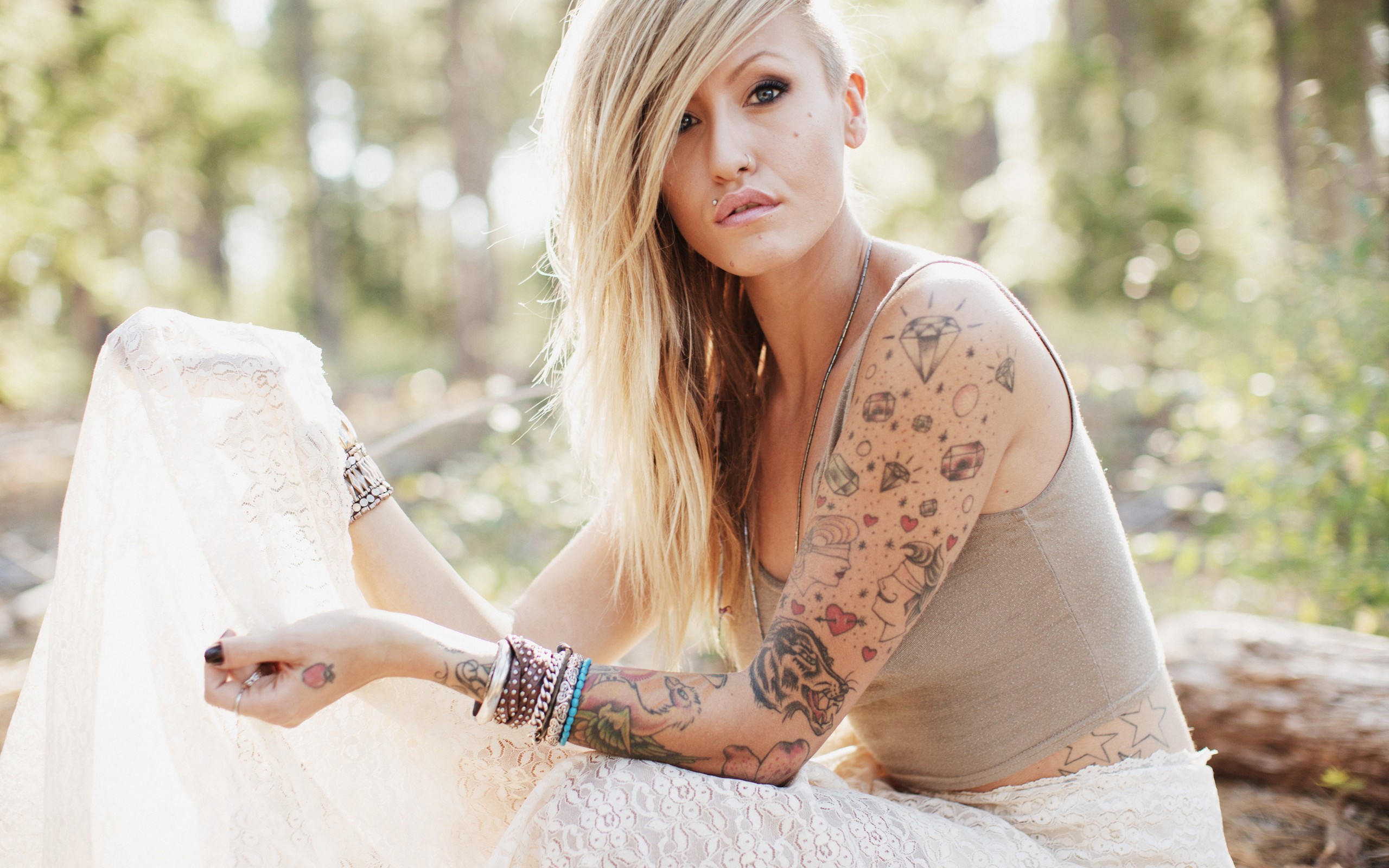 Tattoo Old School Woman Arms - HD Wallpaper 