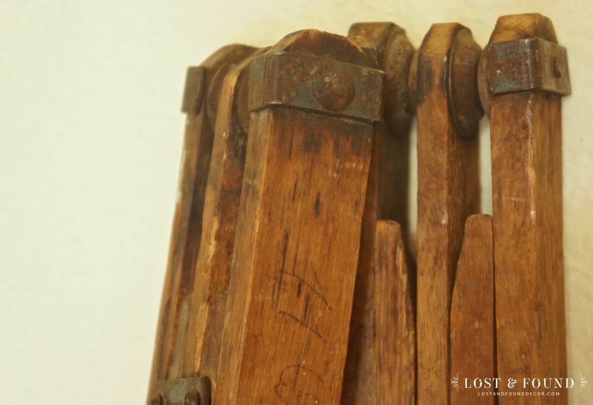 Antique Wallpaper Table Legs - Carving - HD Wallpaper 