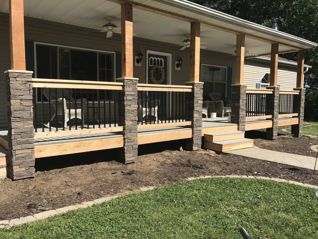 Wooden Front Porch Pillars - HD Wallpaper 